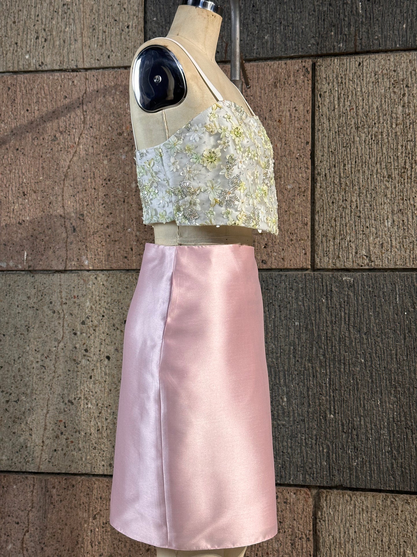 Knee Length Pencil Skirt in Light Pink Premium Gazar