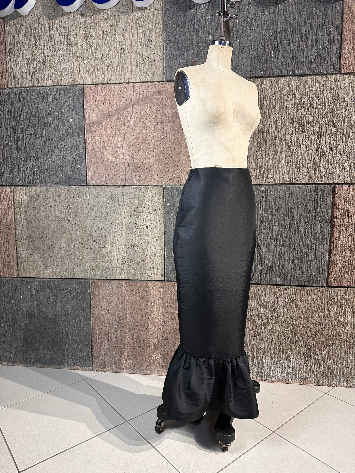 Ruffle Hem Pencil Skirt in Black Taffeta