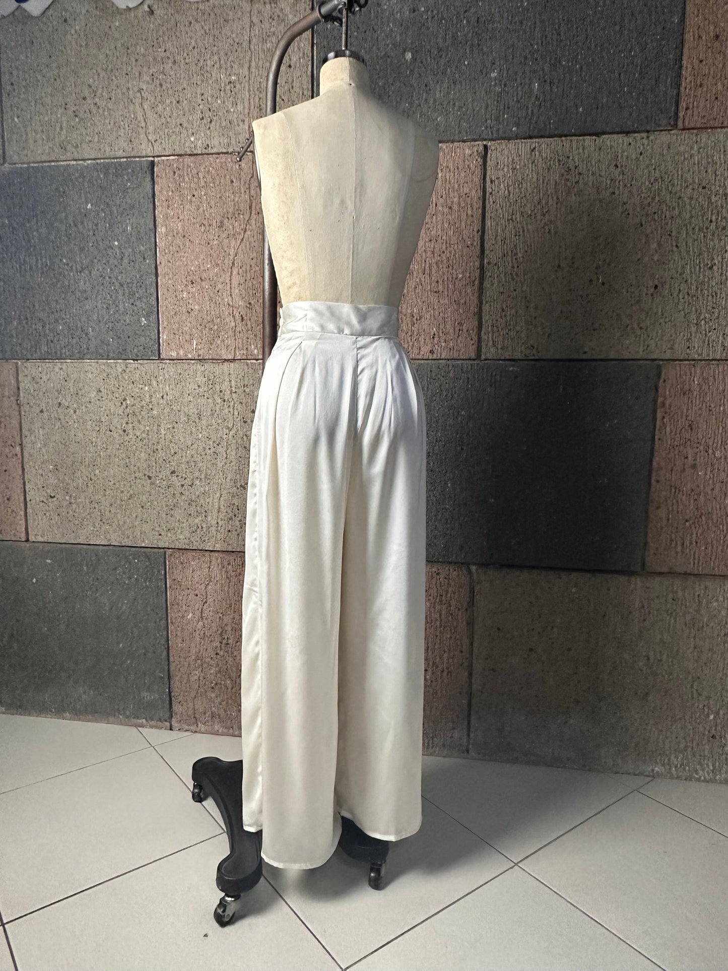 Pleated Blocks Wide Leg Pants in Cream Silk