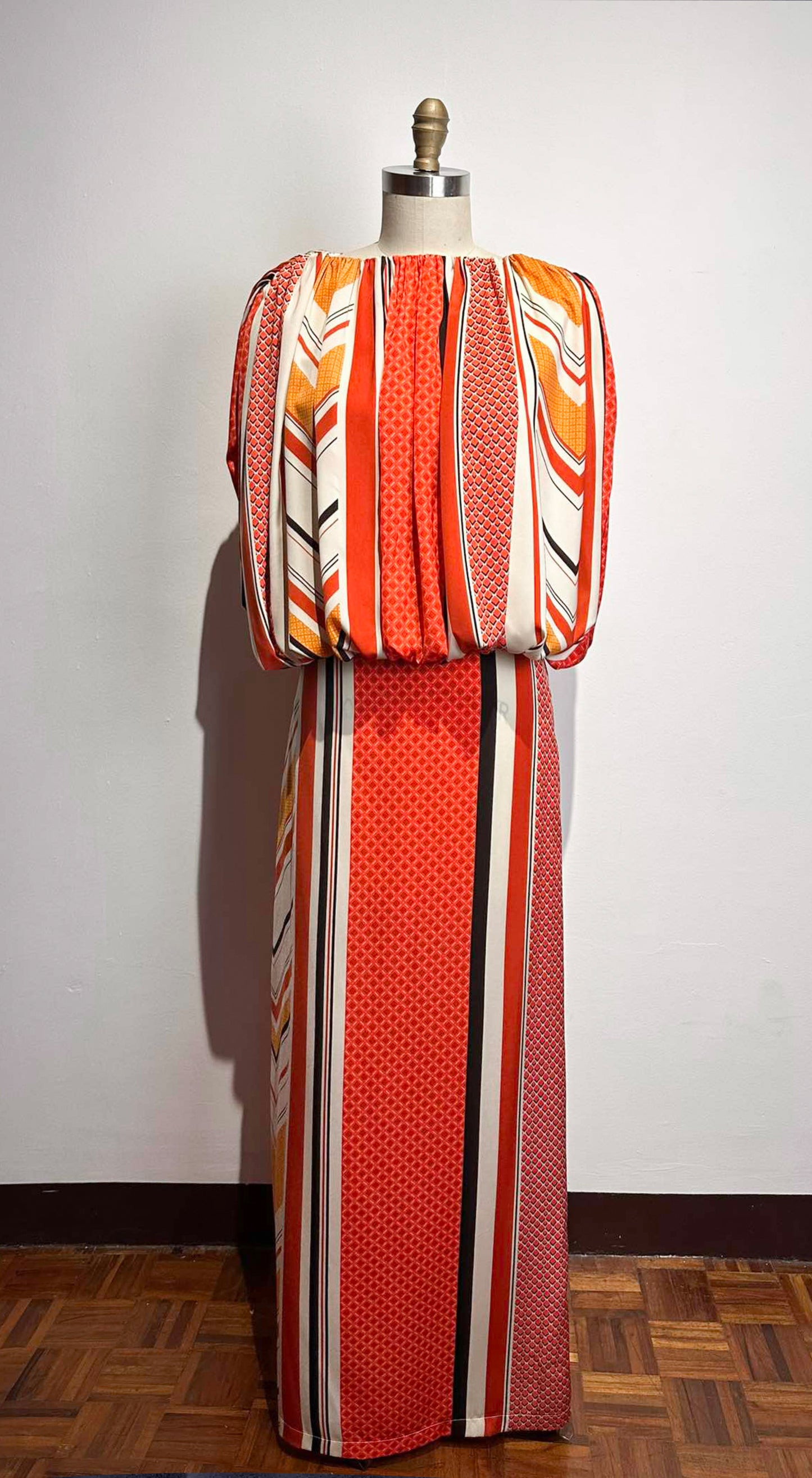 Back Zip Straight Cut Skirt