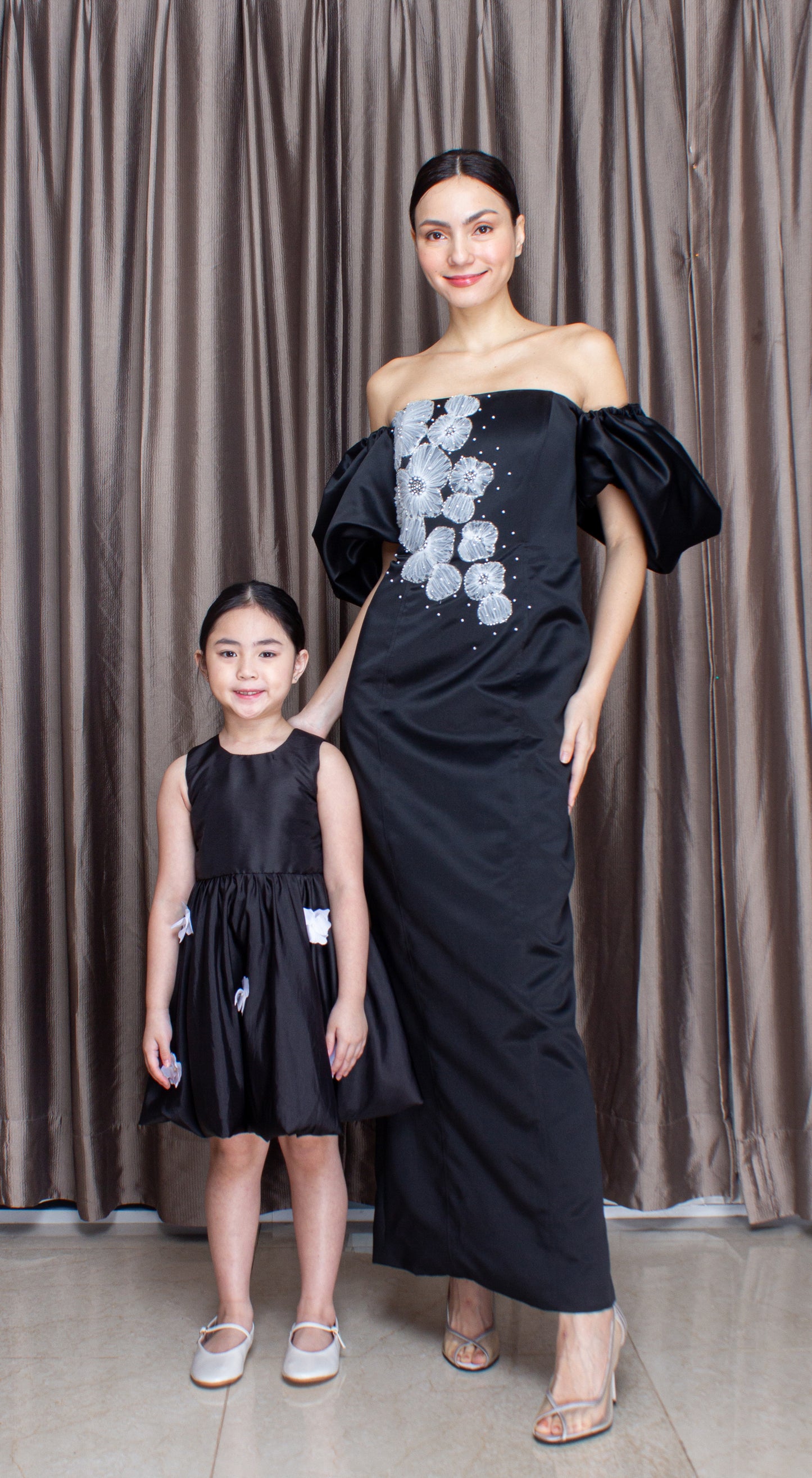 Sleeveless Mushroom Dress with Florets - Black