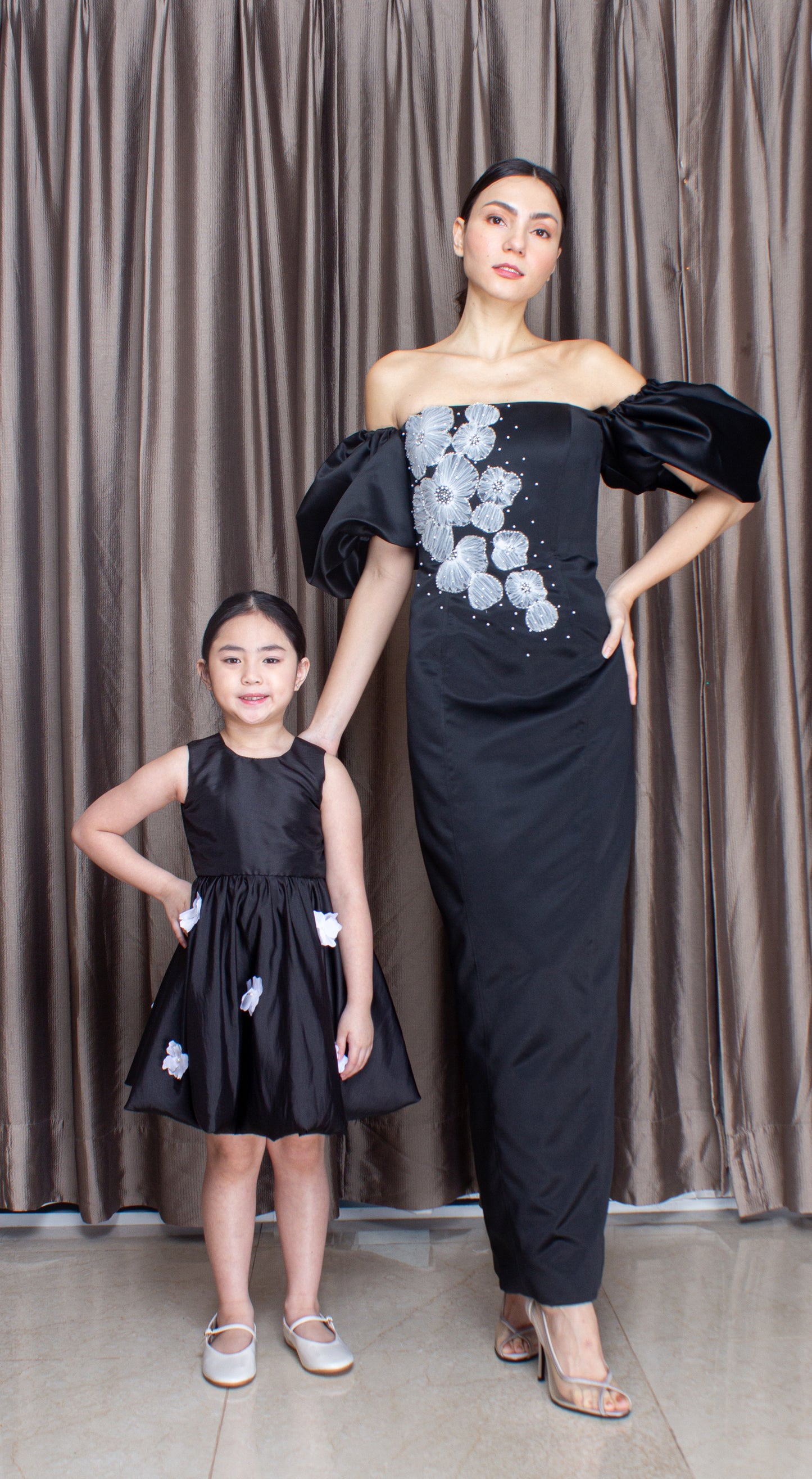 Sleeveless Mushroom Dress with Florets - Black