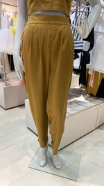 Load image into Gallery viewer, Tapered Pants - Back Elastic
