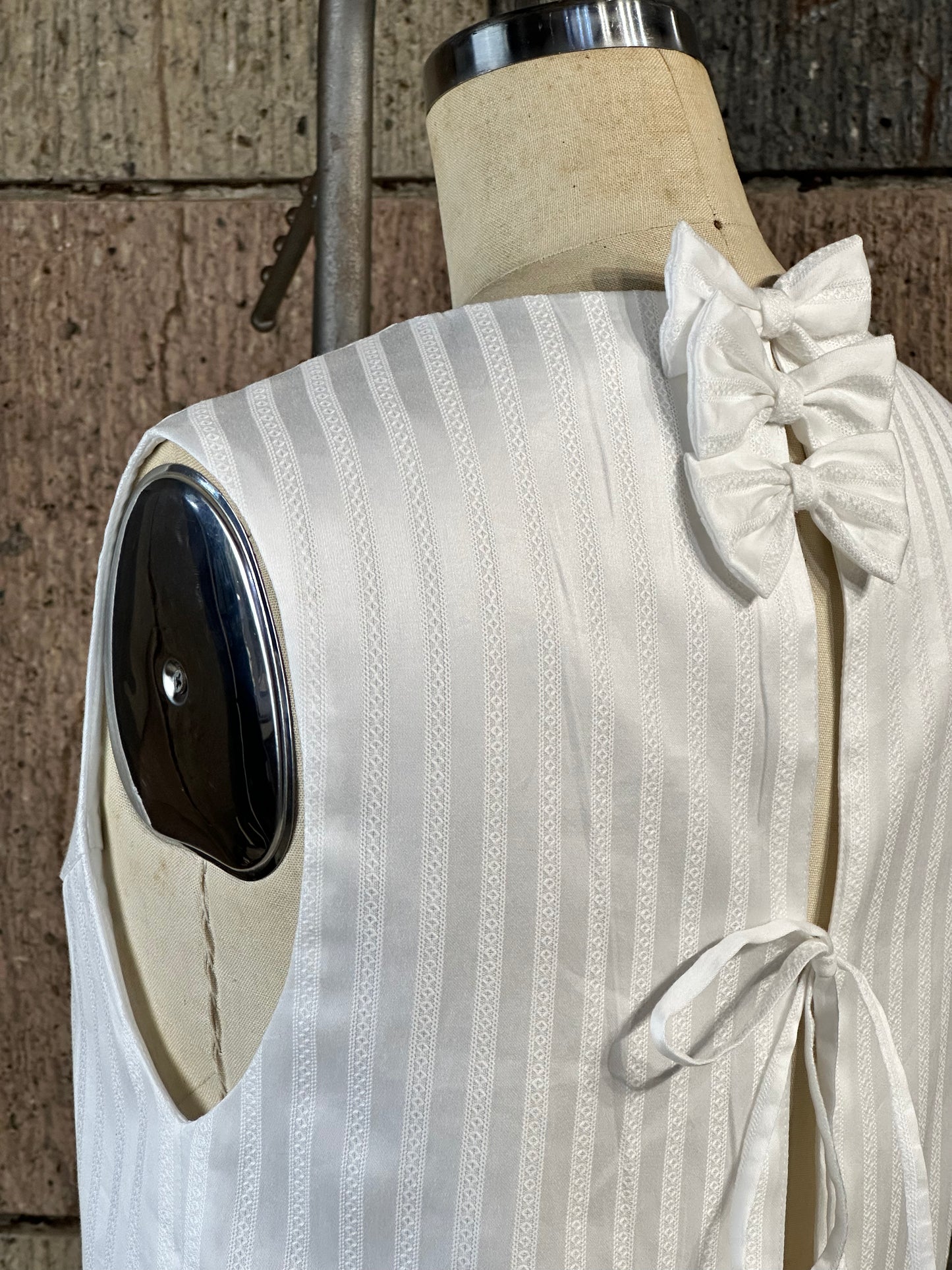 Bow Open Back Top in White Detailed Fabric