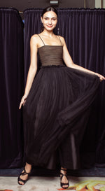 Load image into Gallery viewer, Gathered Elastic Waist Tulle Skirt - Black
