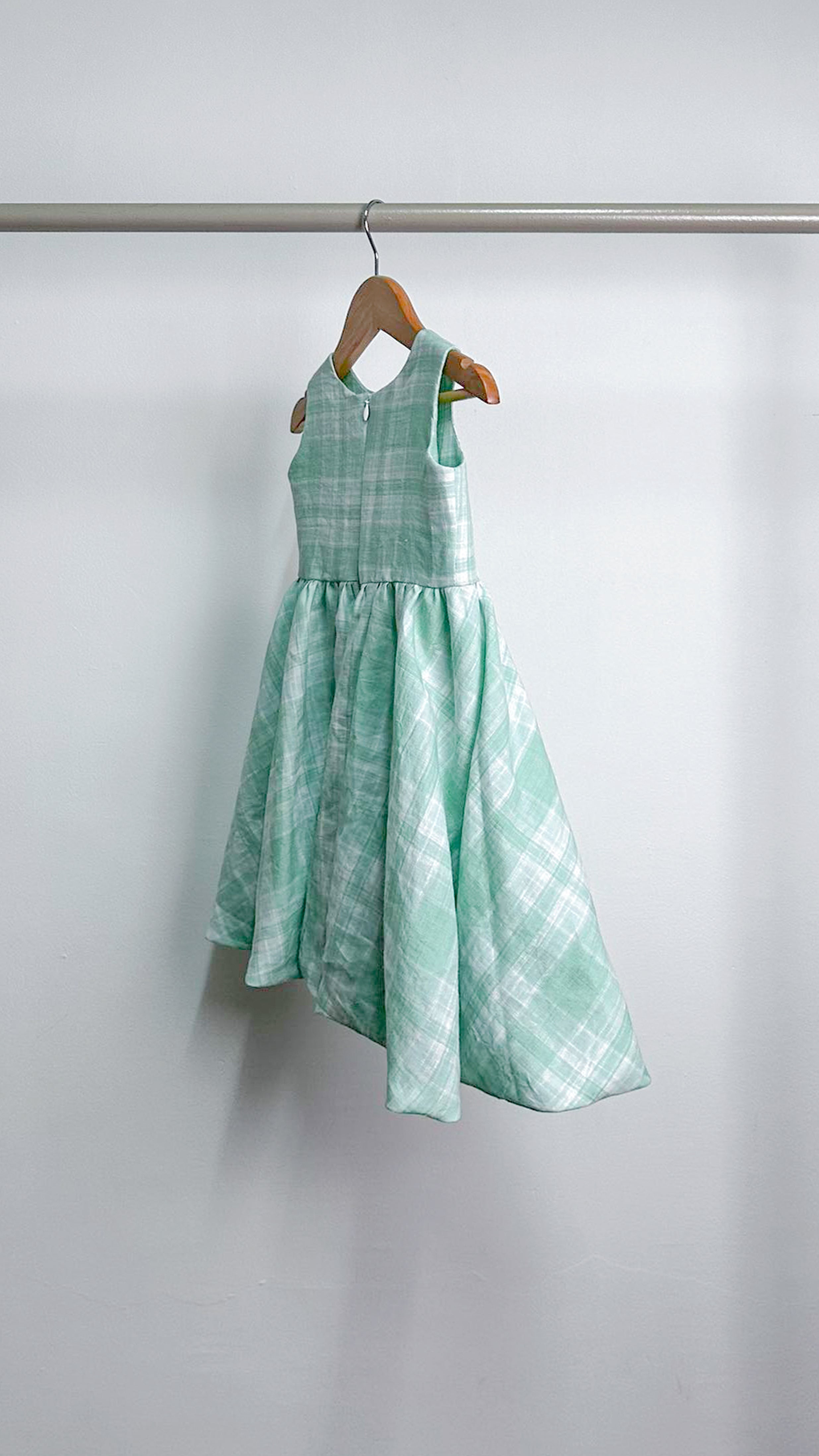 Sleeveless Midi Dress with Mushroom Hem Skirt - Green Checkered