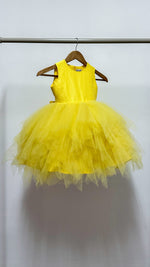 Load image into Gallery viewer, Sleeveless Midi Uneven Hem Tulle Dress - Dark Yellow Linen
