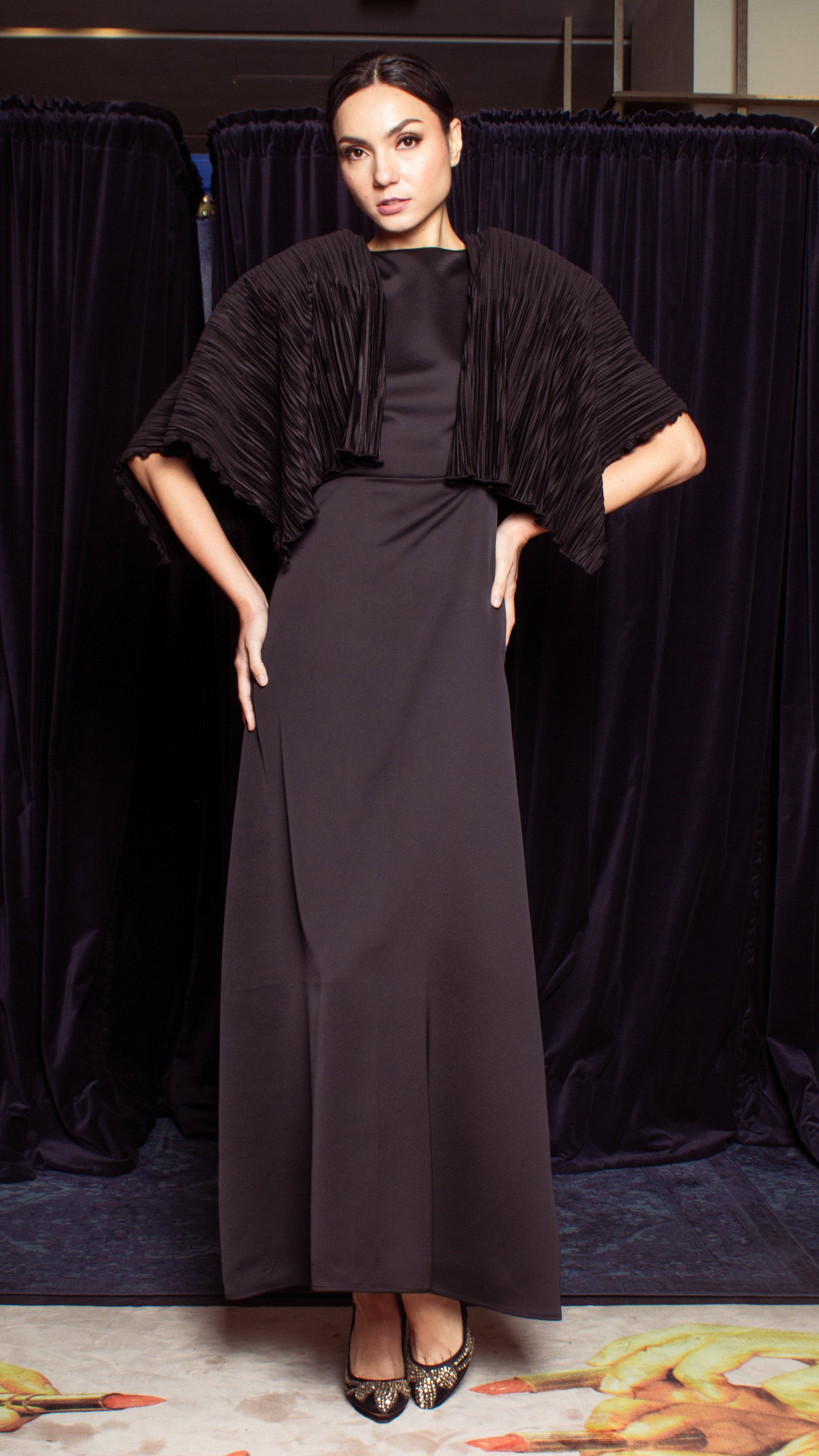 Wings for Overlap Upper Body Long Dress - Black E-Pleat