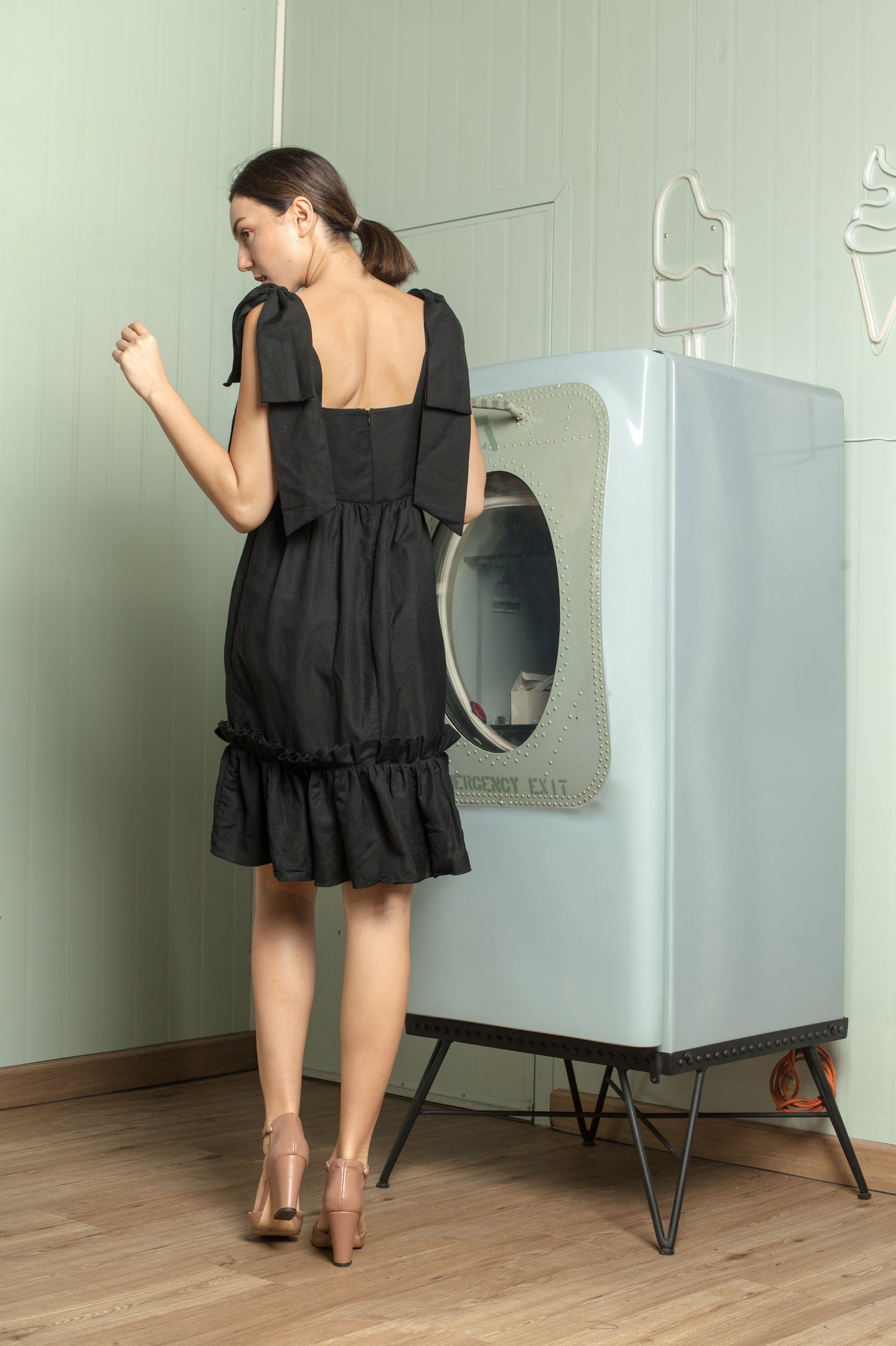Sweetheart V Cutout with Oversized Ribbon Dress
