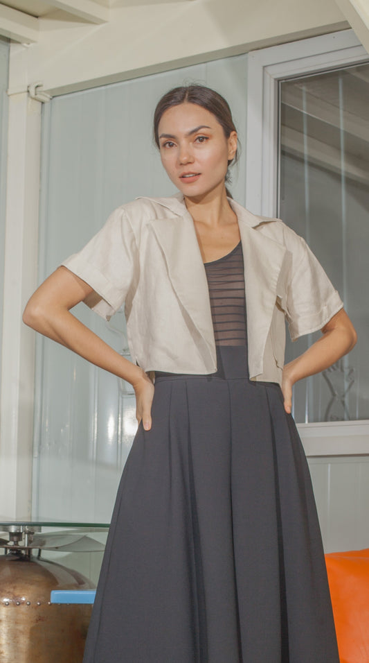 Oversized Lapel Crop Top in Beige Linen